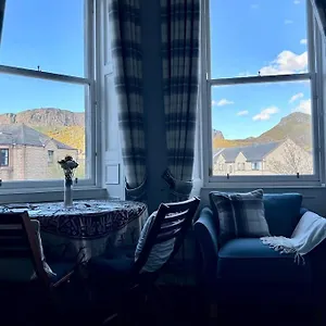  Apartment Edinburghs Arthurs Seat View